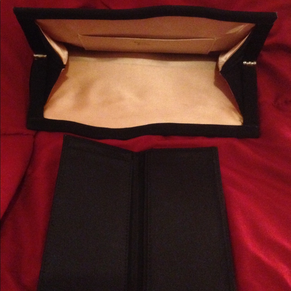 Vintage black clutch